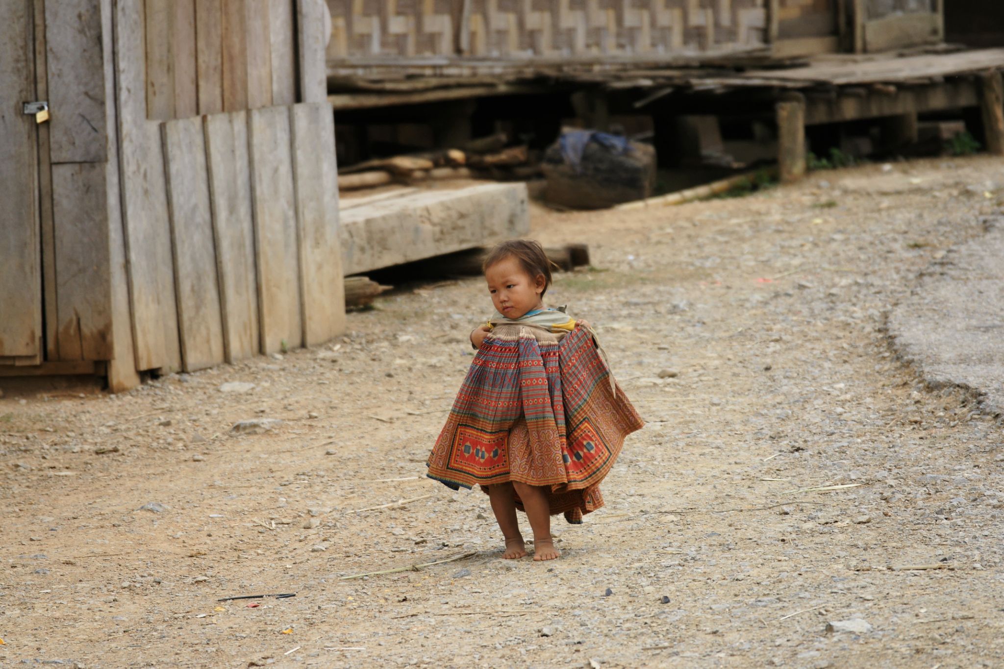 Phou Khoun ist ein kleines Dorf etwa 150 km südlich von Luang Prabang. Es ist eingebettet in einer wunderschönen Berglandschaft. Das Dorf ist die Heimat von Bewohnern der Hmong und Khmu.